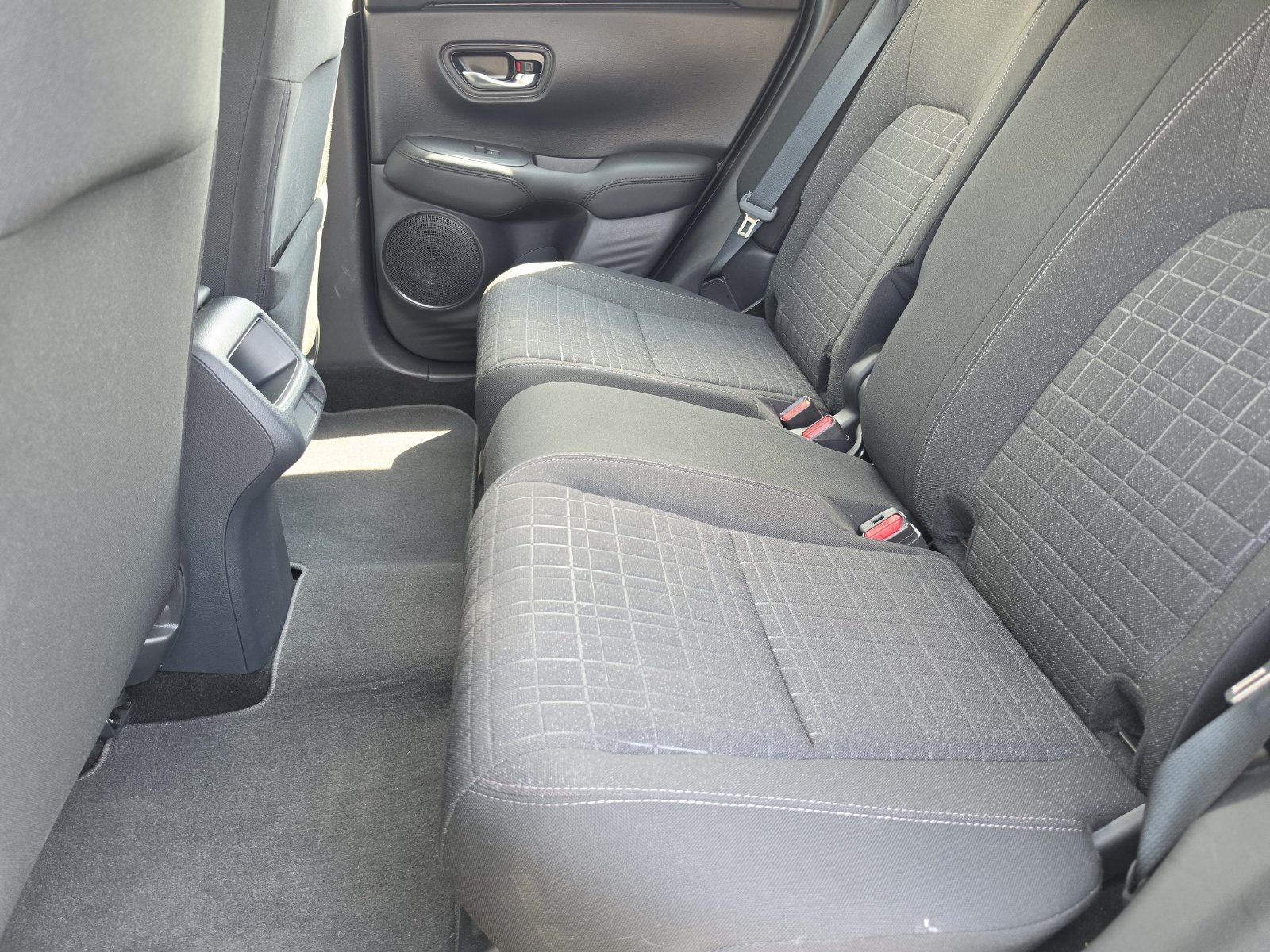 Used 2025 Honda HR-V LX image 12