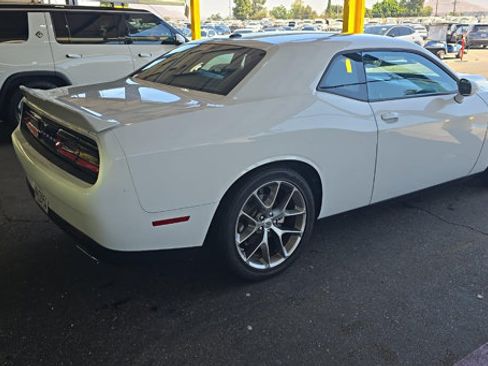 Used 2022 Dodge Challenger GT RWD image 2