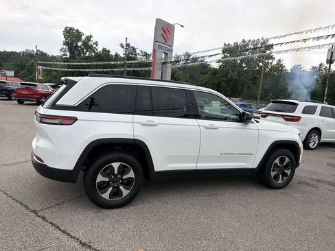 Used 2024 Jeep Grand Cherokee Limited 4xe AWD/4WD image 3
