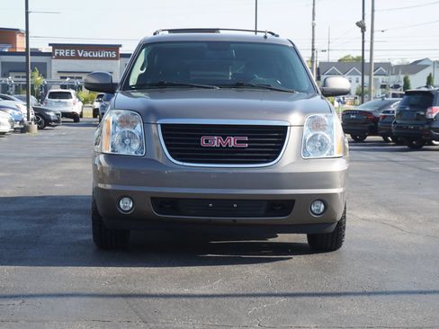 Used 2014 GMC Yukon XL SLT AWD/4WD image 2