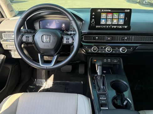 Used 2024 Honda Civic Touring image 41