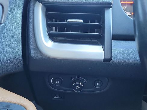 Used 2019 GMC Terrain SLT w/ Preferred Package image 14