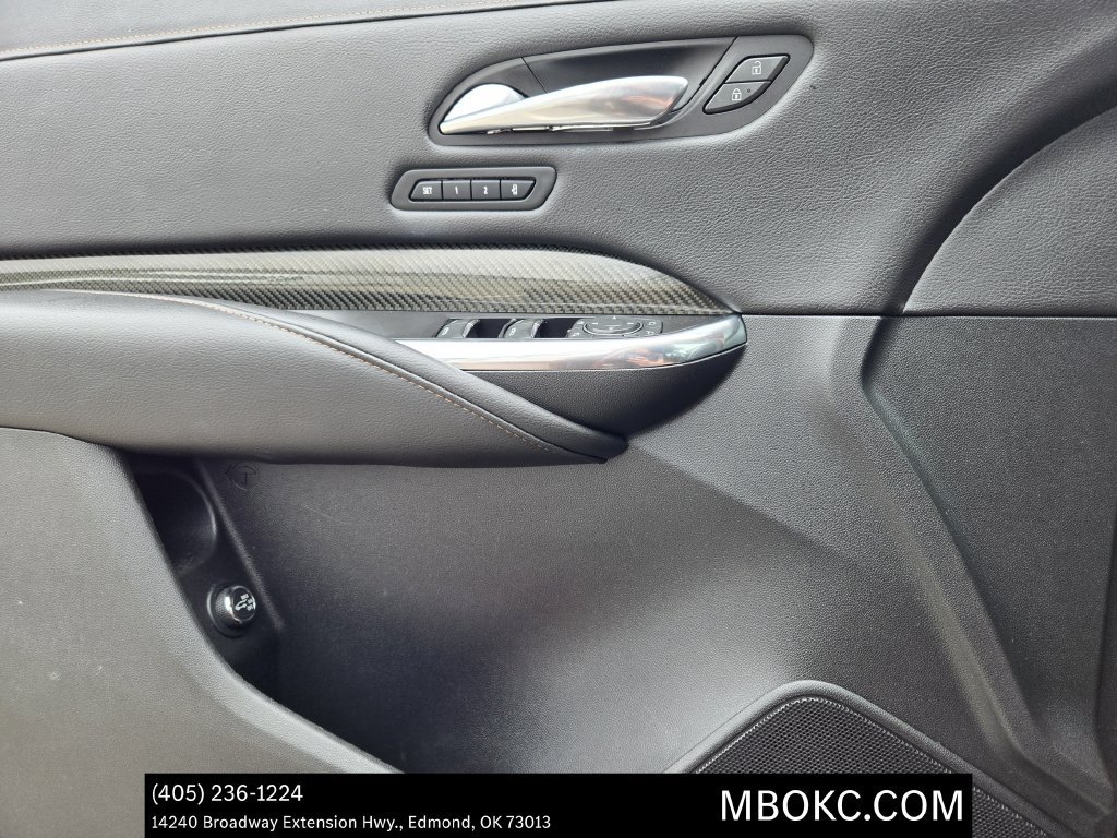 Used 2019 Cadillac XT4 Sport w/ Cold Weather Package FWD image 18