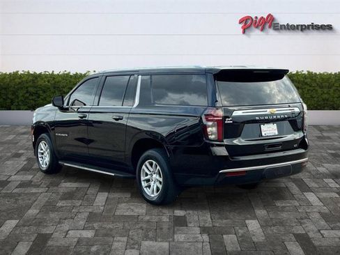 Used 2022 Chevrolet Suburban LT RWD image 2