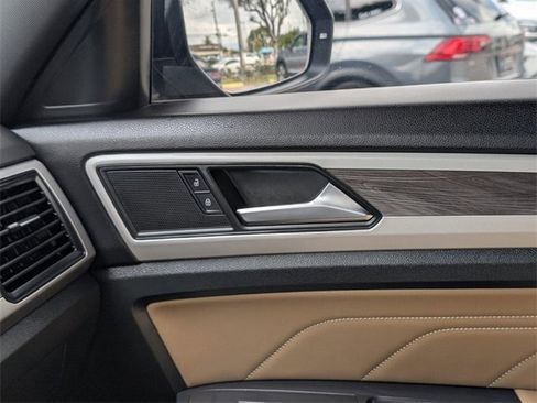 Used 2021 Volkswagen Atlas Cross Sport SE image 22