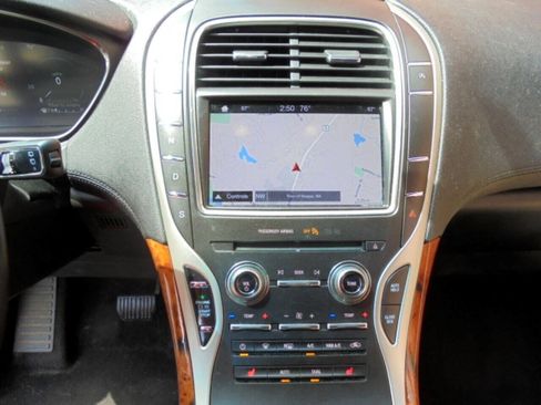 Used 2019 Lincoln Nautilus Select AWD/4WD image 15