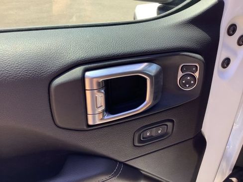 Used 2021 Jeep Wrangler Unlimited Rubicon AWD/4WD image 10