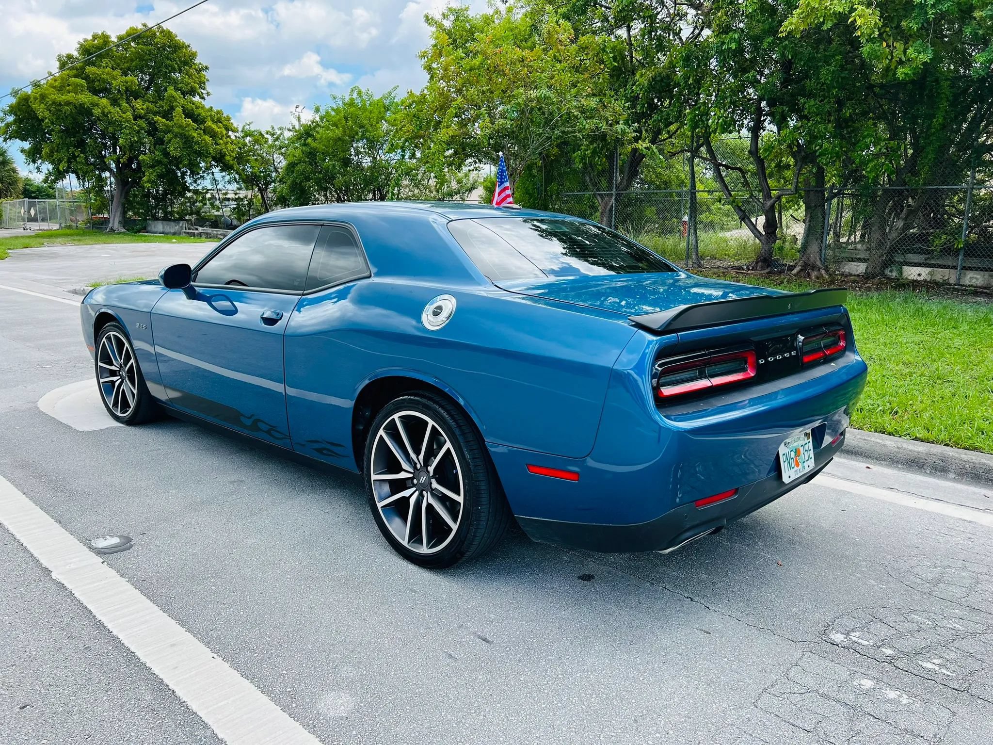 Used 2023 Dodge Challenger R/T RWD image 3
