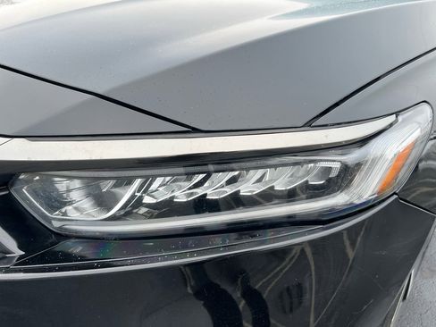 Used 2018 Honda Accord Sport image 15