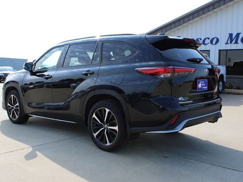 Used 2022 Toyota Highlander XSE image 8