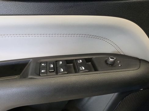 Used 2025 Jeep Compass Limited AWD/4WD image 25
