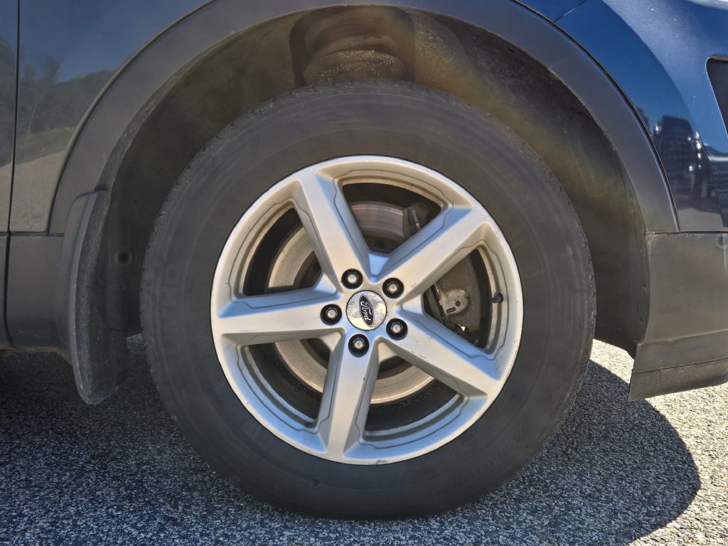 Used 2017 Ford Explorer XLT w/ Equipment Group 202A AWD/4WD image 10