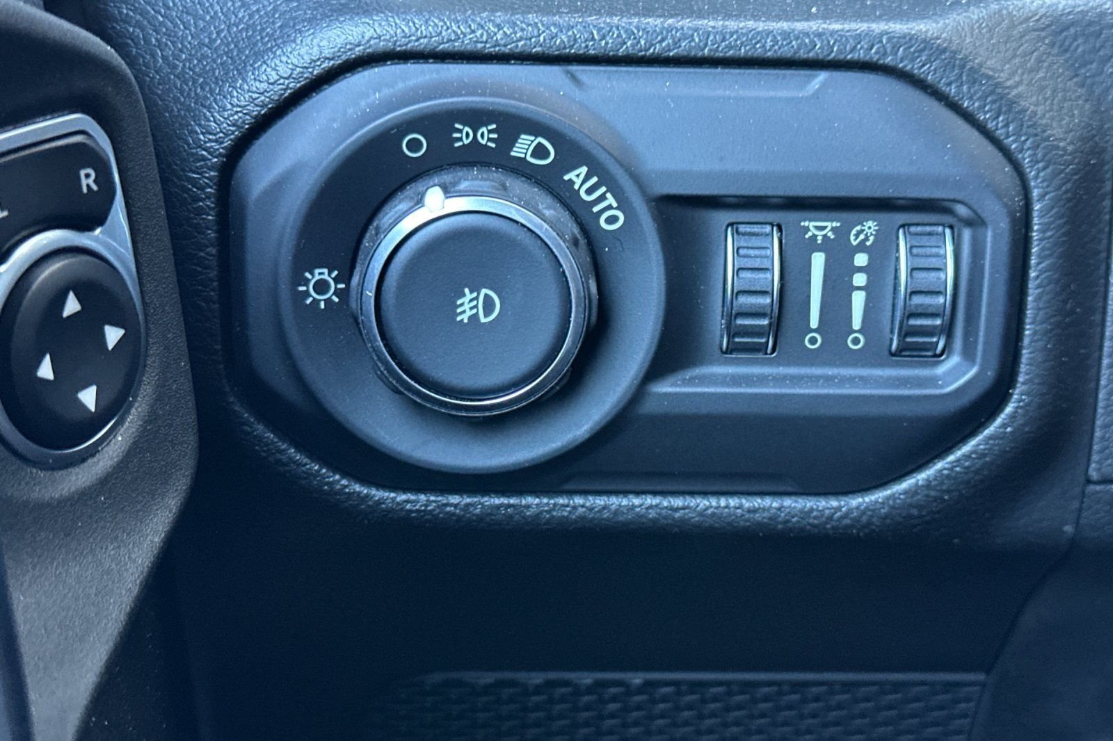 Used 2022 Jeep Wrangler Unlimited Sport AWD/4WD image 31
