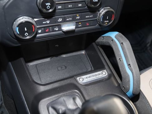 Used 2022 Ford Bronco Wildtrak image 29