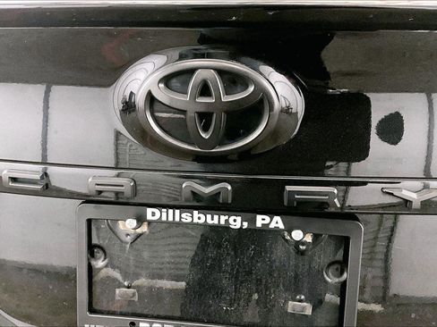 Used 2019 Toyota Camry SE image 14