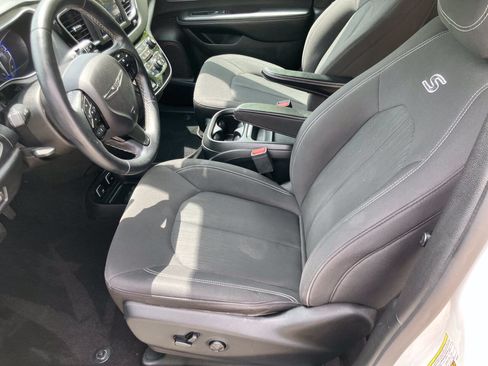 Used 2018 Chrysler Pacifica Touring Plus w/ S Appearance Package FWD image 16