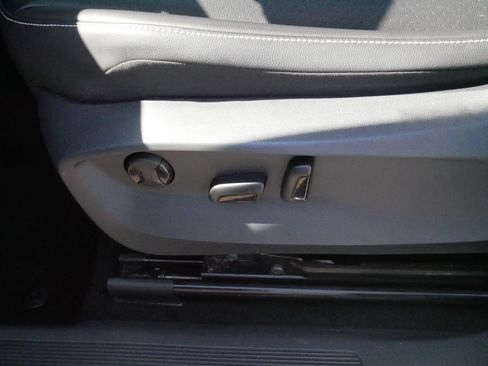 Used 2022 Volkswagen Tiguan SE AWD/4WD image 21