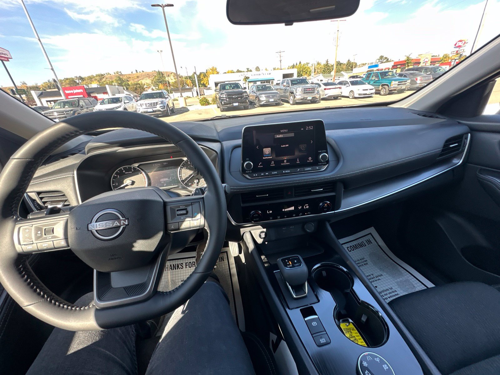 Used 2026 Nissan Rogue SV AWD/4WD image 38
