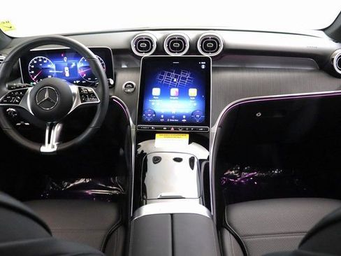 Used 2025 Mercedes-Benz GLC 300 4MATIC image 22