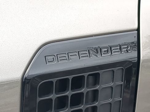 Used 2025 Land Rover Defender 110 S AWD/4WD image 13