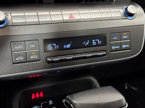 Used 2025 Hyundai Kona SEL FWD image 21
