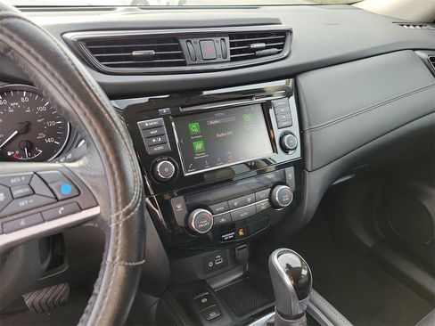 Used 2020 Nissan Rogue SL w/ Premium Package image 24