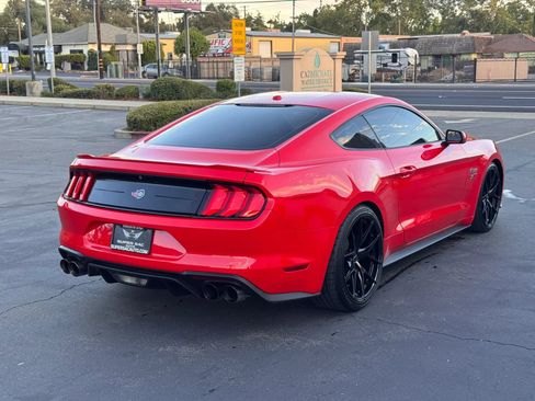 Used 2019 Ford Mustang GT Premium RWD image 6