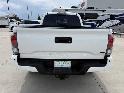 Used 2019 Toyota Tacoma TRD Off-Road w/ Technology Package AWD/4WD image 4