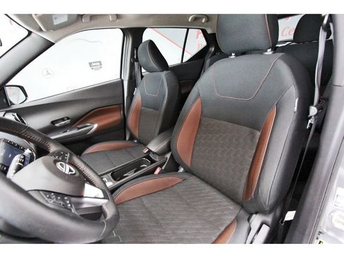 Used 2024 Nissan Kicks SR FWD image 27