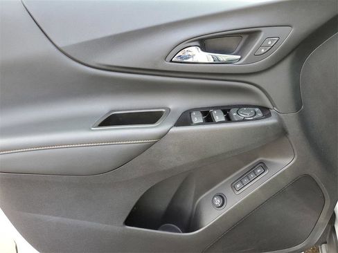 Used 2022 Chevrolet Equinox Premier image 23