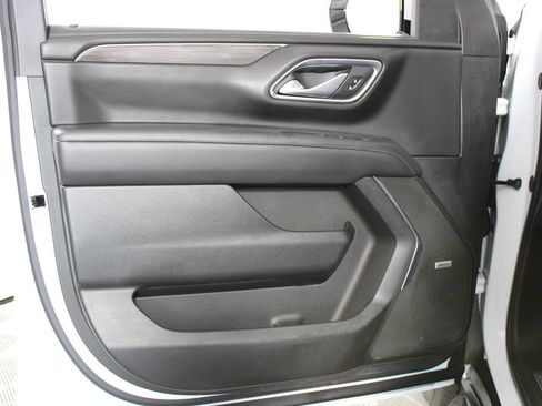 Used 2024 Chevrolet Tahoe LT AWD/4WD image 4