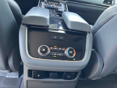 Used 2019 Lincoln Navigator Reserve AWD/4WD image 29