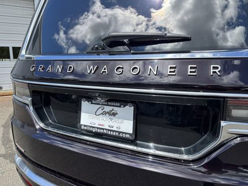 Used 2023 Jeep Grand Wagoneer Series III w/ Rear-Seat Entertainment Group AWD/4WD image 10