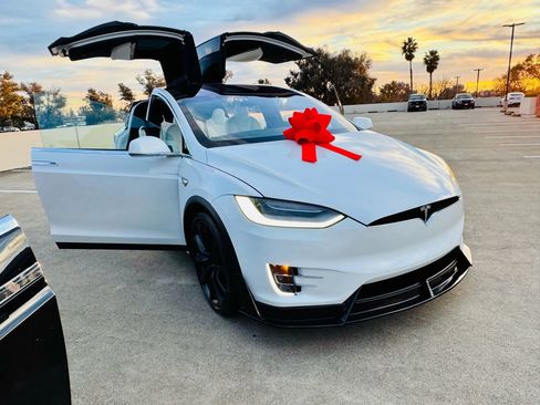 Used 2020 Tesla Model X Long Range image 19