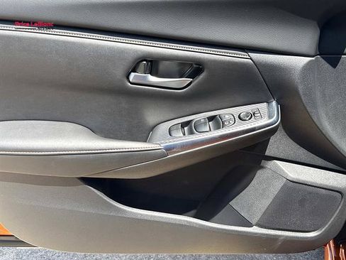 Used 2025 Nissan Sentra SR FWD image 17