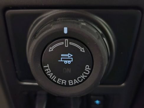 Used 2020 Ford F150 XLT w/ Equipment Group 302A Luxury AWD/4WD image 19