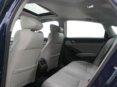 Used 2020 Honda Accord Touring image 16