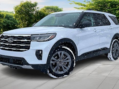 New 2026 Ford Explorer Active w/ Active Comfort Package image 2