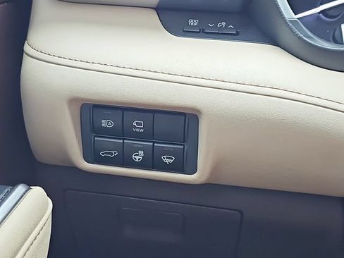 Used 2021 Toyota Highlander Platinum FWD image 34