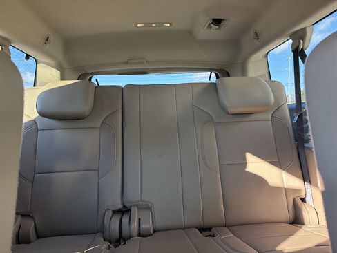 Used 2020 GMC Yukon XL SLT w/ Premium Edition image 34