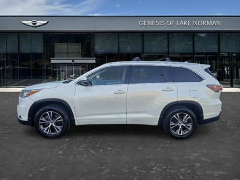 Used 2016 Toyota Highlander XLE image 7