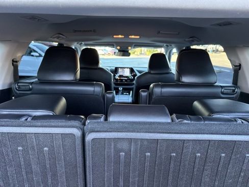 Used 2020 Toyota Highlander Limited image 31