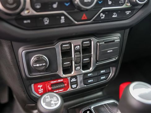 Used 2025 Jeep Gladiator Rubicon image 19