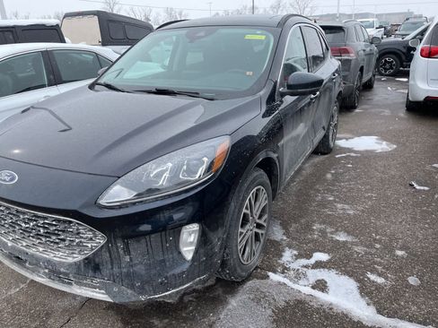 Used 2021 Ford Escape SEL w/ Technology Package image 4
