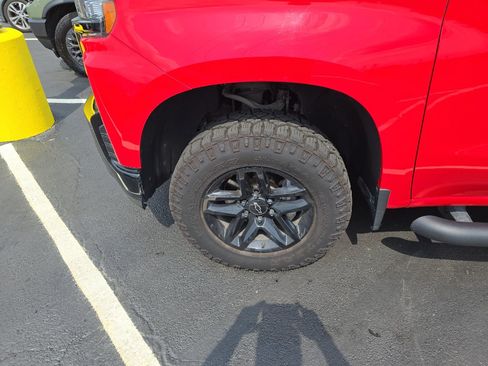 Used 2019 Chevrolet Silverado 1500 LT Trail Boss AWD/4WD image 4