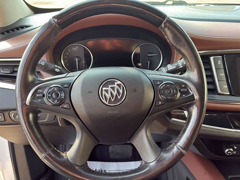 Used 2018 Buick Enclave Avenir w/ Avenir Technology Package AWD/4WD image 11