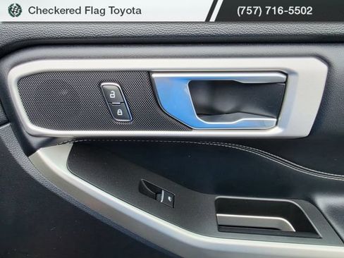 Used 2021 Ford Explorer XLT RWD image 45