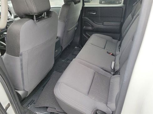 Used 2025 Nissan Frontier SV image 25