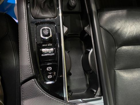 Used 2018 Volvo XC90 T5 Momentum w/ Convenience Package AWD/4WD image 20
