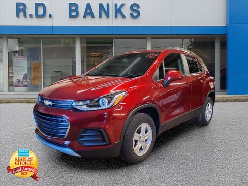 Certified 2022 Chevrolet Trax LT w/ LT Convenience Package image 1